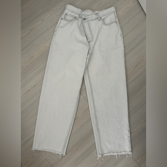 Glassons Asymmetric Waist Straight Leg Raw Hem Jean in Monaco Milk Size 8 - Picture 5 of 14